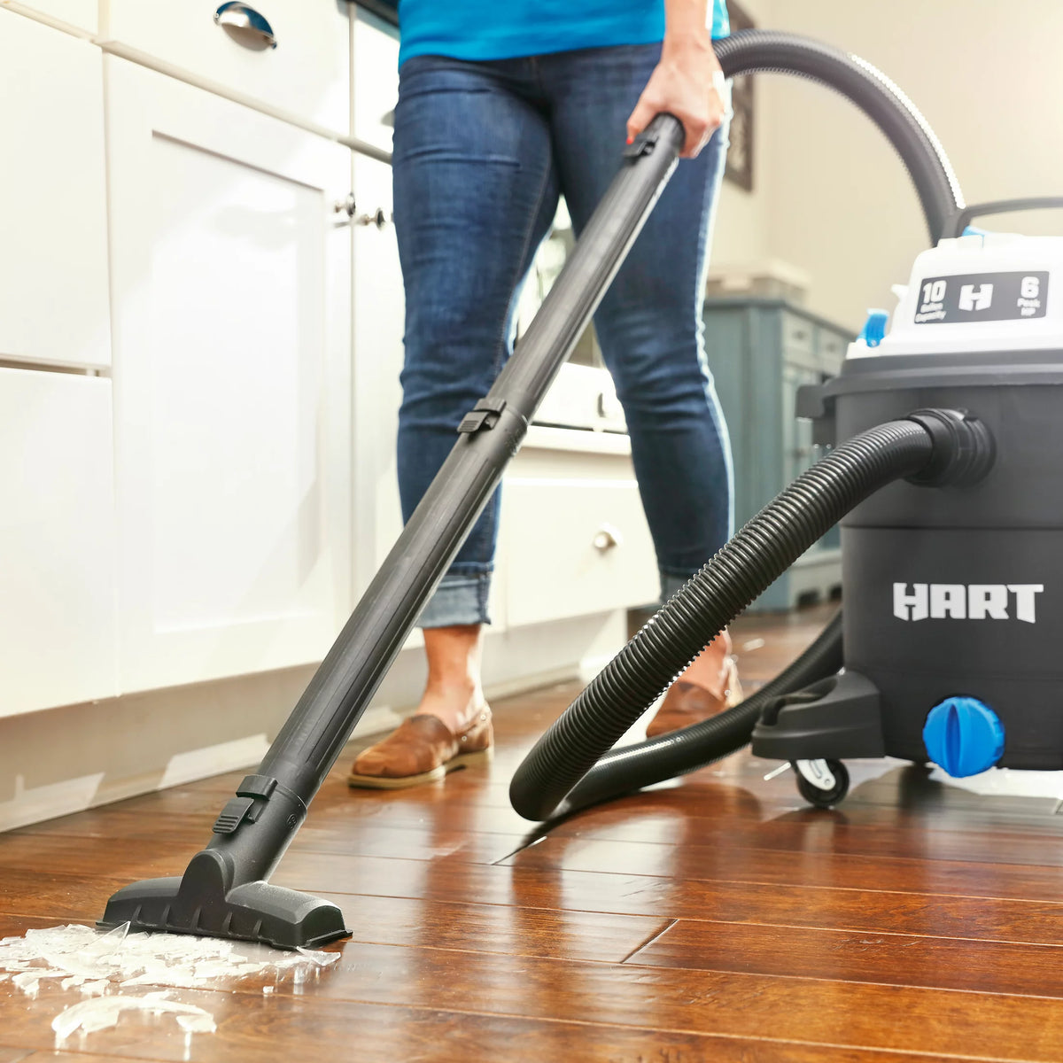 10 Gallon 6 Peak HP Poly Wet/Dry Vacuum Q156