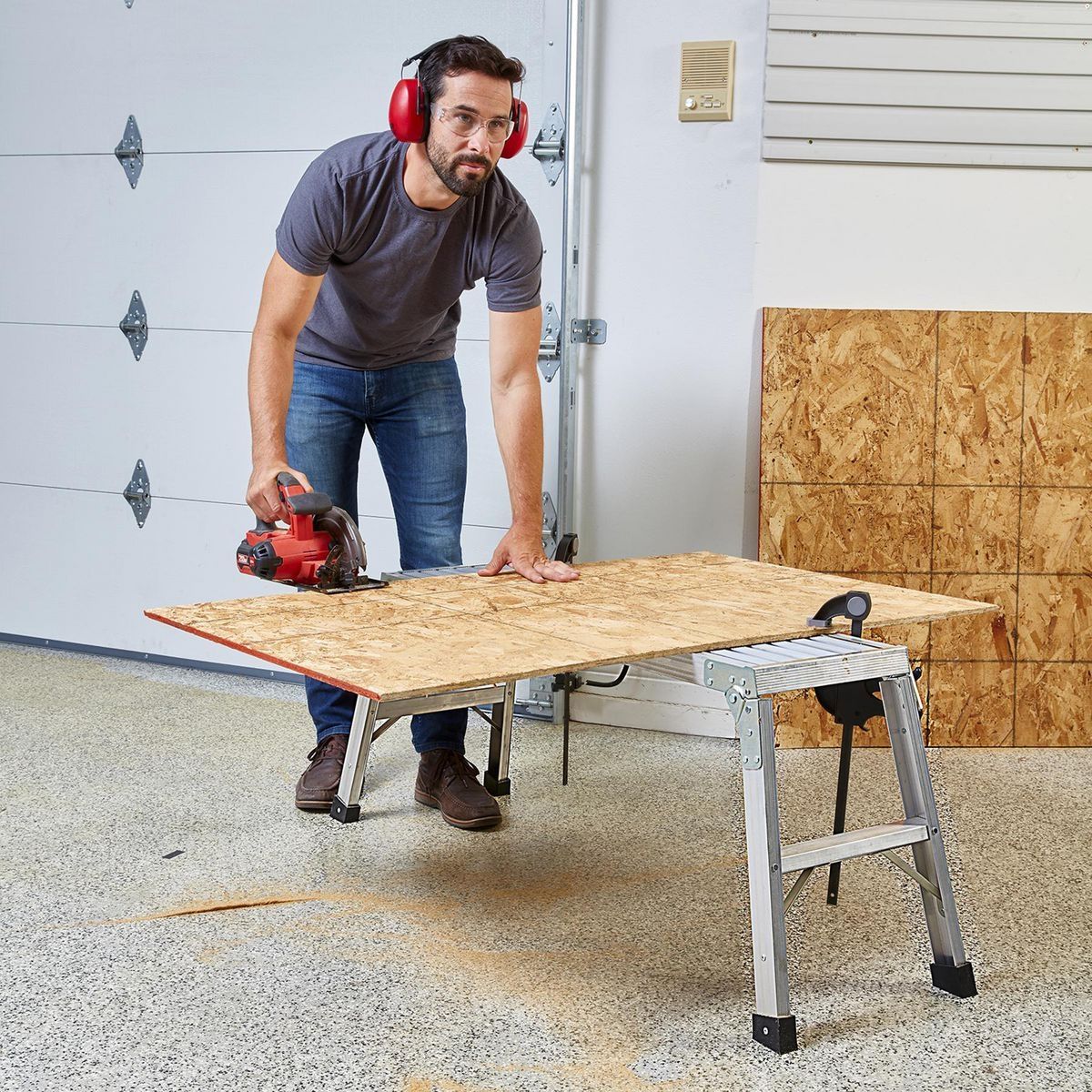 40 In. Lightweight Aluminum Work Platform T868920