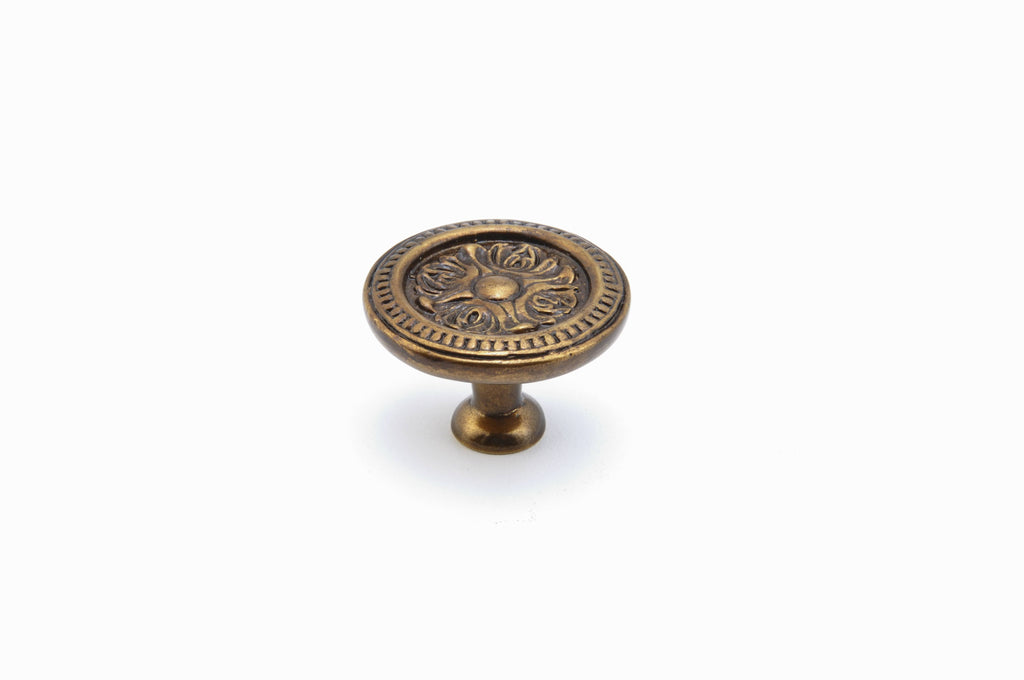 1-1/2 inch Cabinet Knob M992