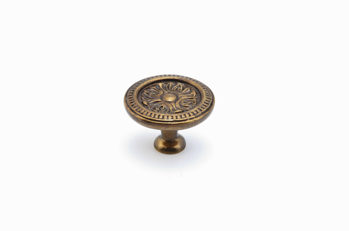 1-1/2 inch Cabinet Knob M992