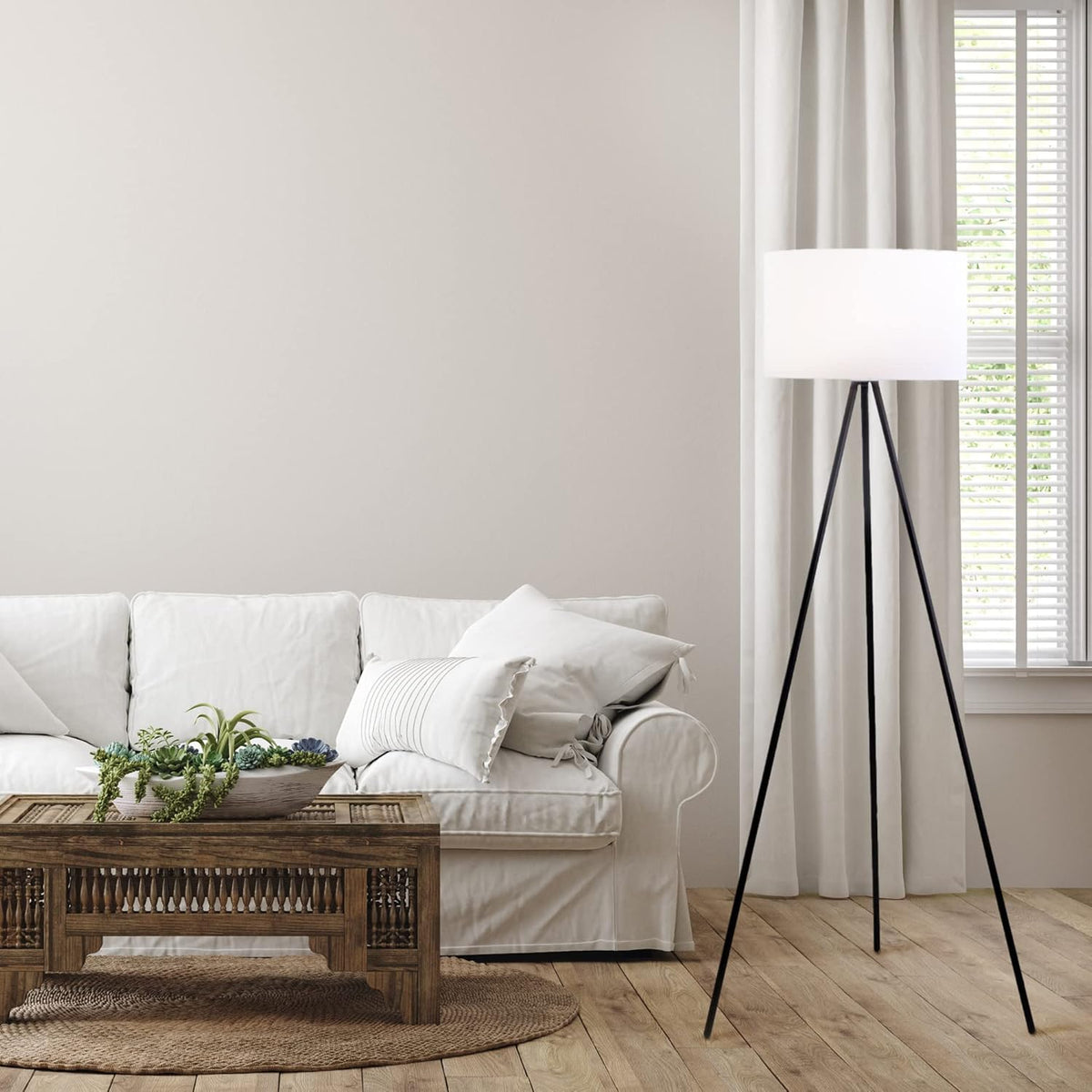 Black Tripod Floor Lamp X80905